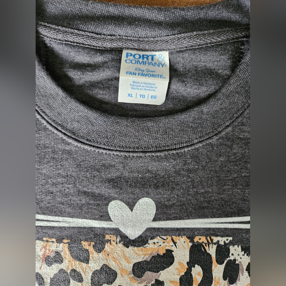 NEW Sweatshirt Mommom - Picture 3 of 4